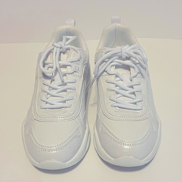 Guess Shoes - Guess Women's Fever Lace Up Fashion Sneaker White Faux Leather size 6M